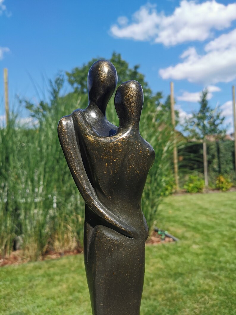 Sculpture de jardin bronze Embrassant le couple Etsy