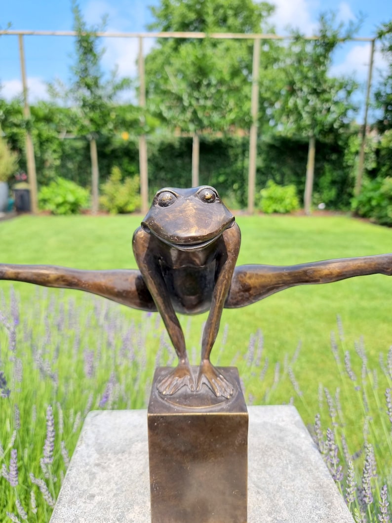 Grenouille acrobatique Grenouille en bronze Grenouille de décoration de jardin et de maison image 4