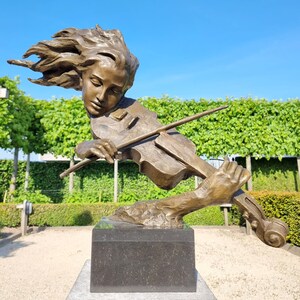 Abstract Bronze Sculpture of a Violin Player - Woman with Violin - Contemporary Artwork