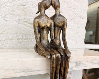 Couple amoureux - Sculpture en bronze assis