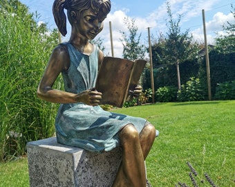 Bronzen tuinsculptuur - Jongedame leest een boek - Bronzen kinderen