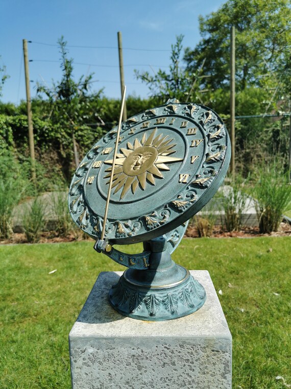 Reloj de sol de bronce estatua de jardín Reloj solar -  México