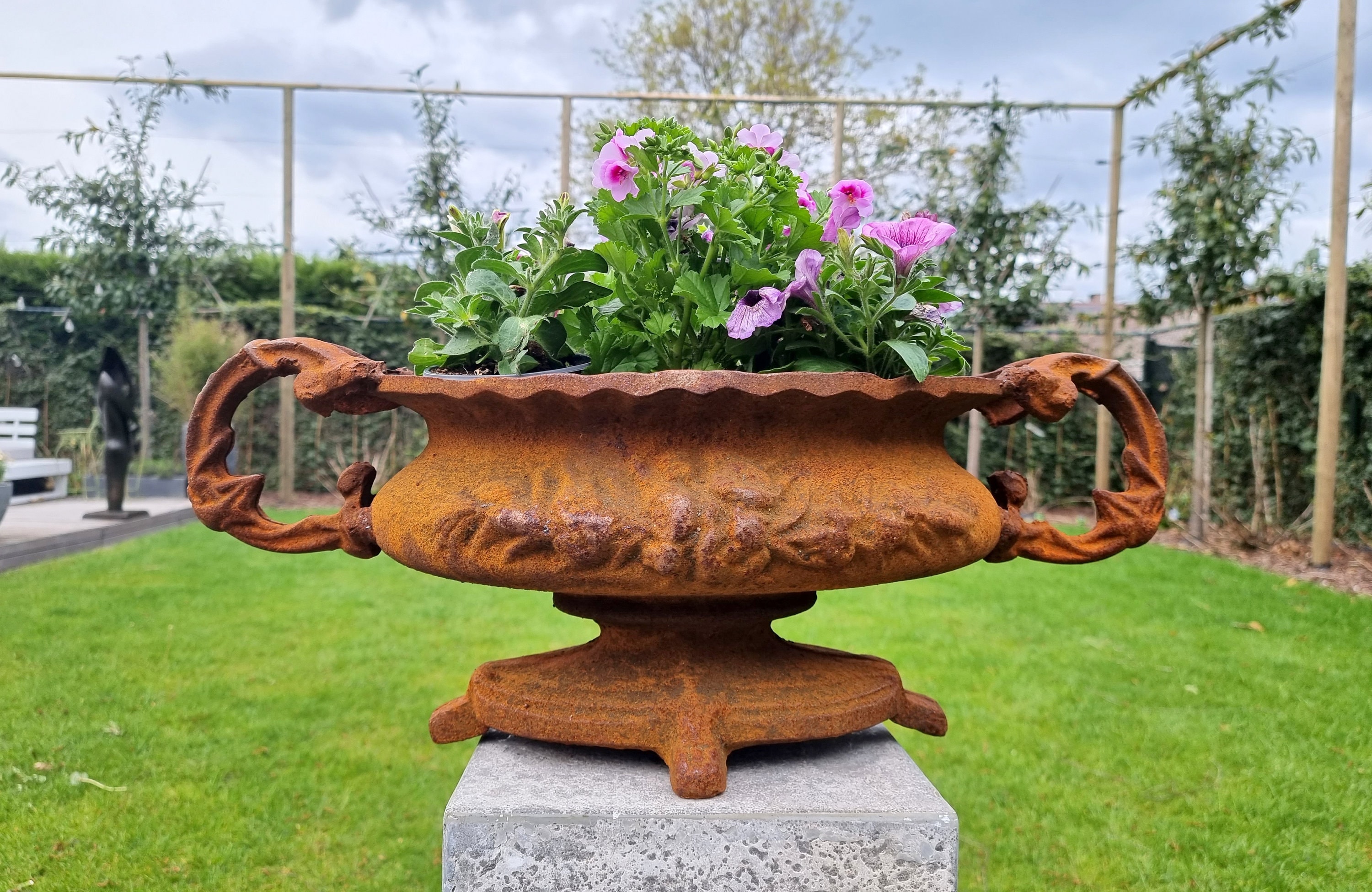 Cast iron flower pot Garden vase cast iron jardinière 24 inches
