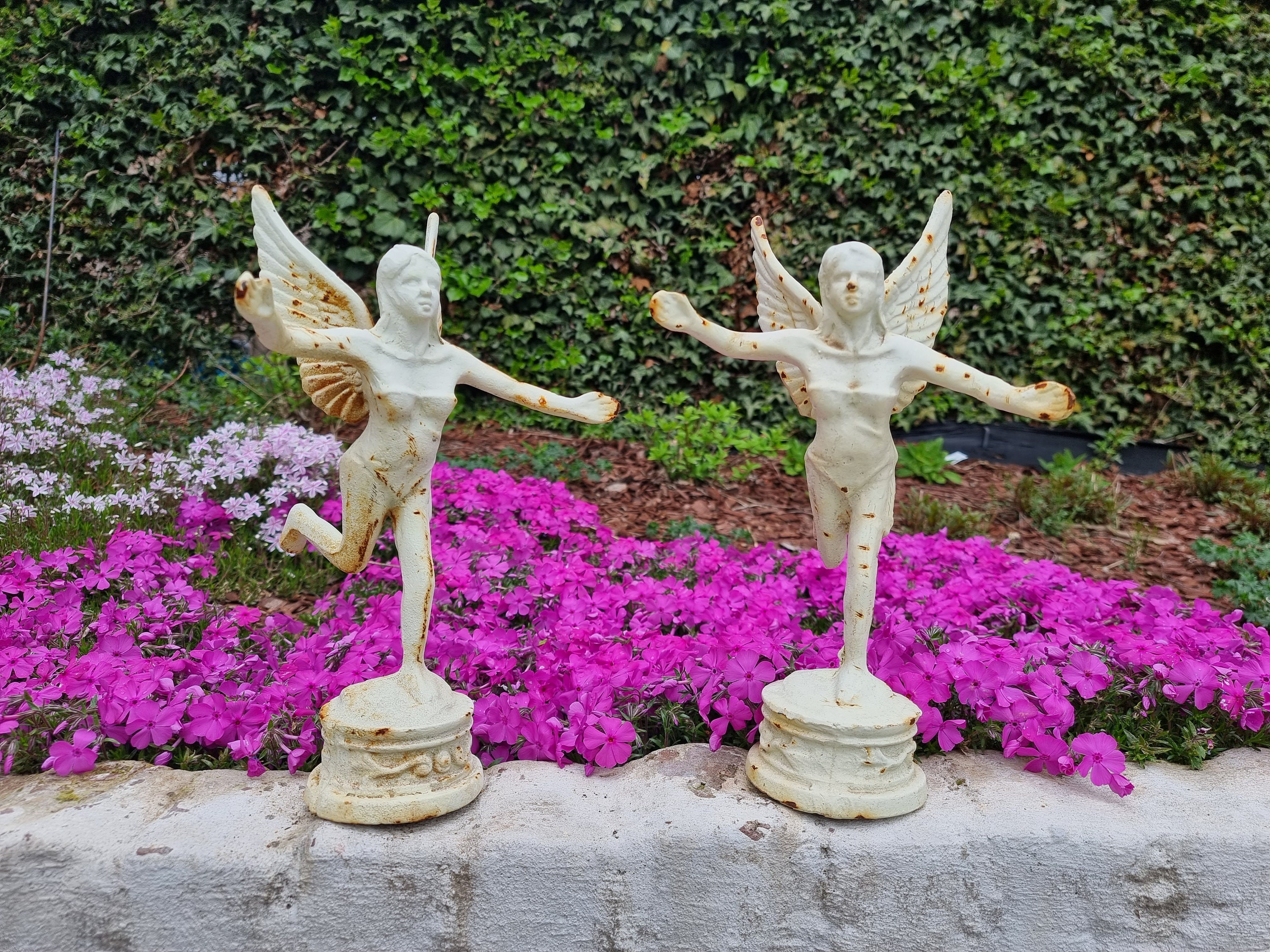 Cast iron garden sculptures Angel ornaments Classic garden ornaments