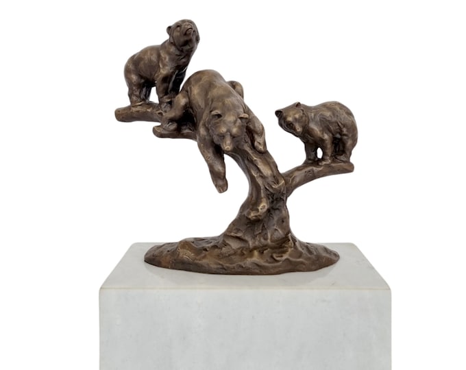 Natural beauty - scrambling bear cubs in bronze - Bronze artwork on white marble base - Bronze bears - brown bear