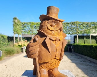 Wise owl in costume - Cast iron garden decoration - rustic animal sculptures - cottage decoration - Owl sculpture
