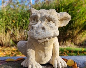 Sandstone dragon - Classic garden decoration - gatekeeper - Dragon