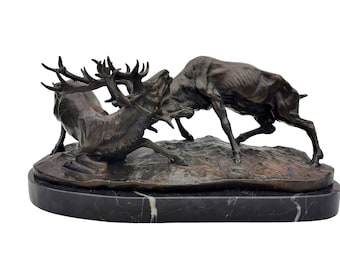 Bronze wildlife scene - fighting stags - Classic bronze sculpture