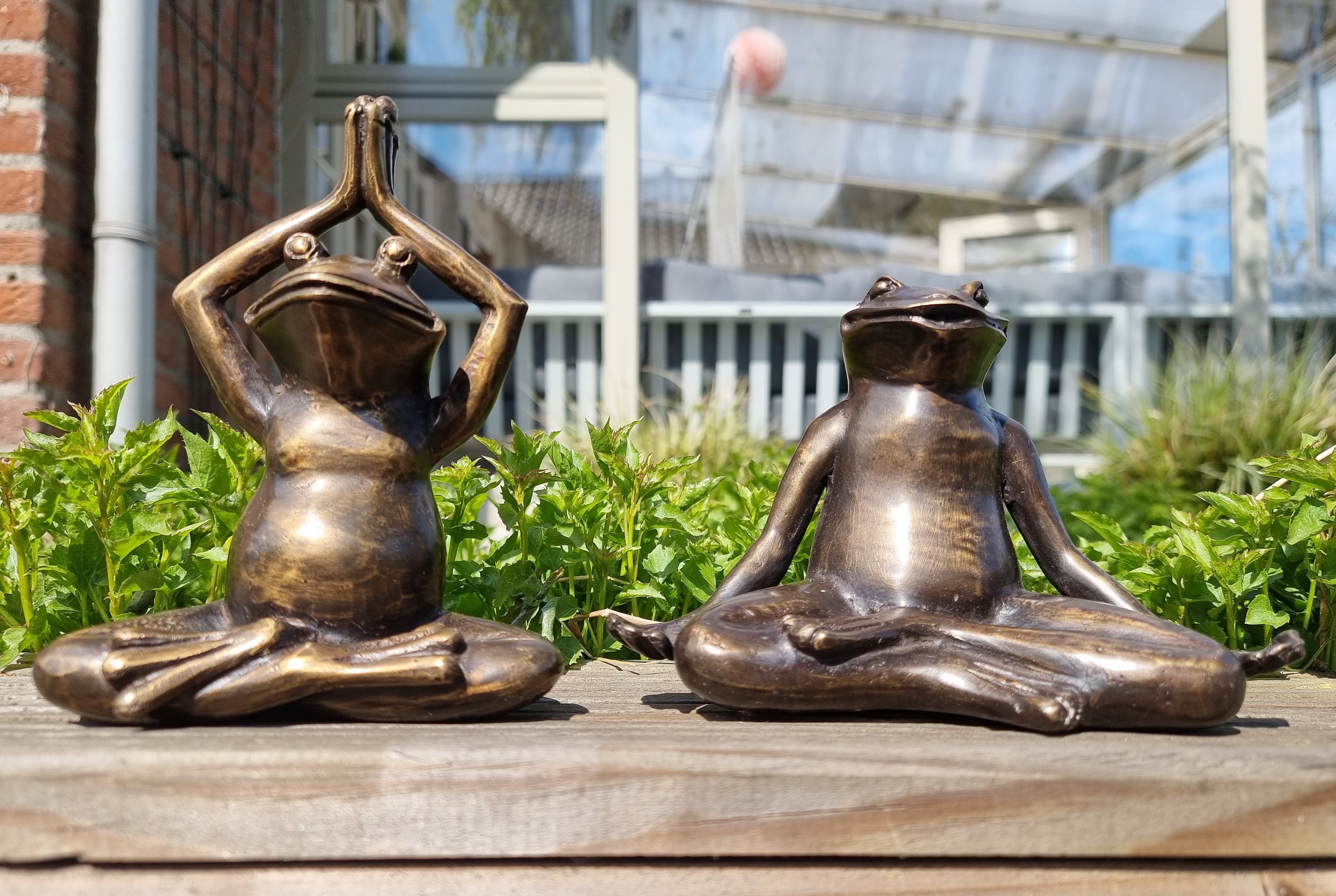 Pair of bronze frogs Meditating frogs Garden ornaments