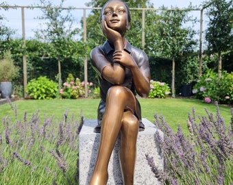 Daydreaming girl  - bronze garden sculpture - Outdoor bronze art