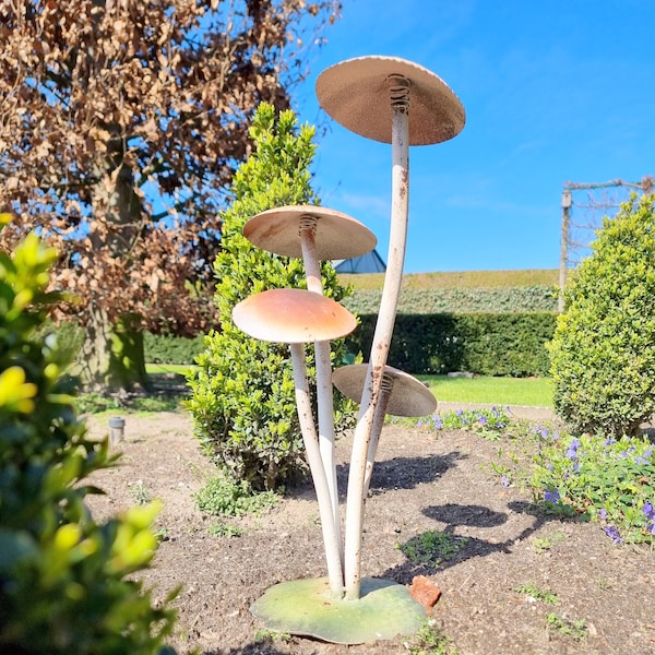 Beaux grands champignons matelen - décoration de jardin - décoration de jardin et terrasse en fer