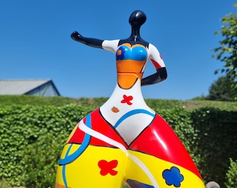 Opera d'arte contemporanea colorata di una donna acrobatica - ballerina - Decorazione colorata per la casa e il giardino pop art - Arredamento moderno