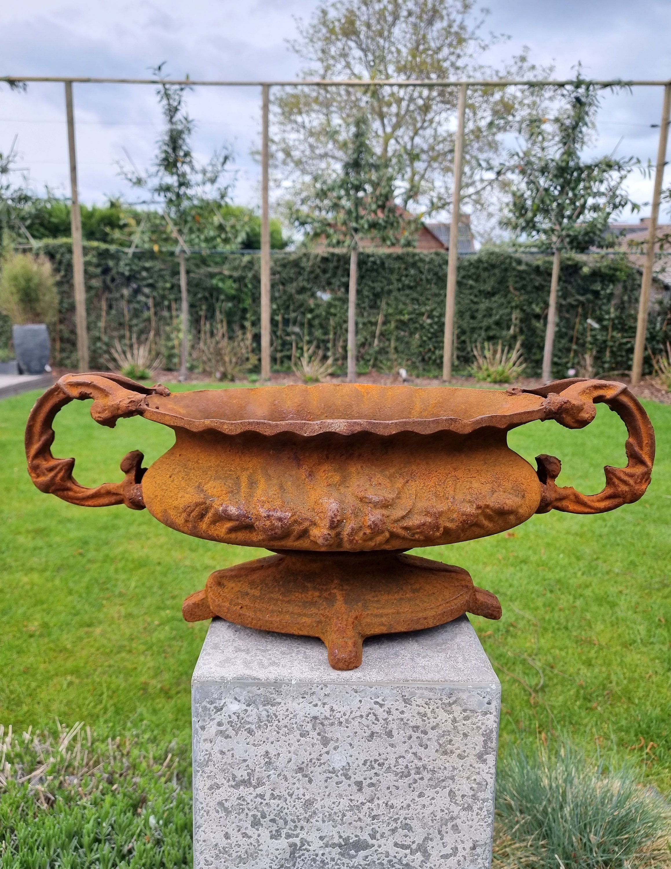 Cast iron flower pot Garden vase cast iron jardinière 24 inches