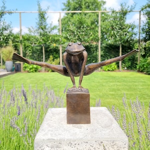 Grenouille acrobatique Grenouille en bronze Grenouille de décoration de jardin et de maison image 2