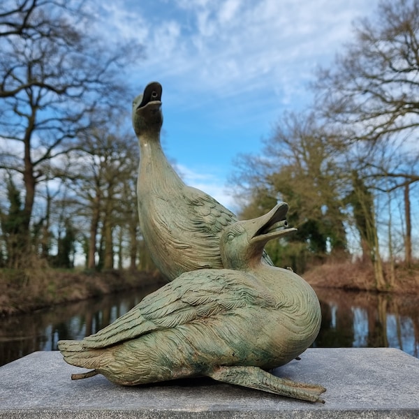 Bronze Fountain: Pair of Wild Ducks - Sophisticated Water Feature for Garden and Outdoor Spaces - Bronze duck fountain - pond decoration