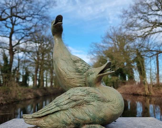 Bronze Fountain: Pair of Wild Ducks - Sophisticated Water Feature for Garden and Outdoor Spaces - Bronze duck fountain - pond decoration