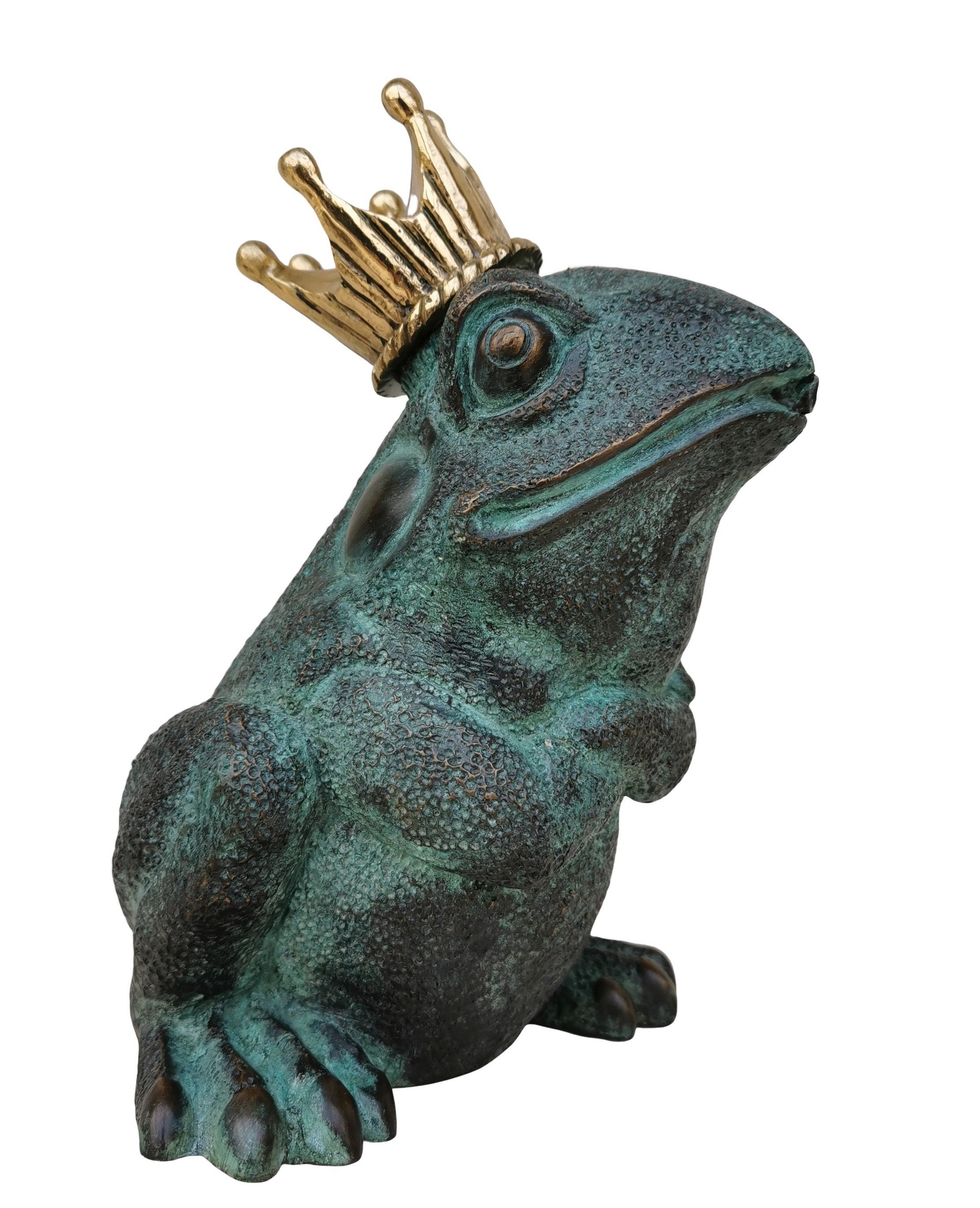 Bronze frog with golden crown Fountain