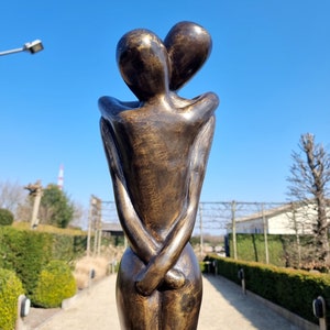 Embracing Couple - Loving Couple in Bronze - Garden art