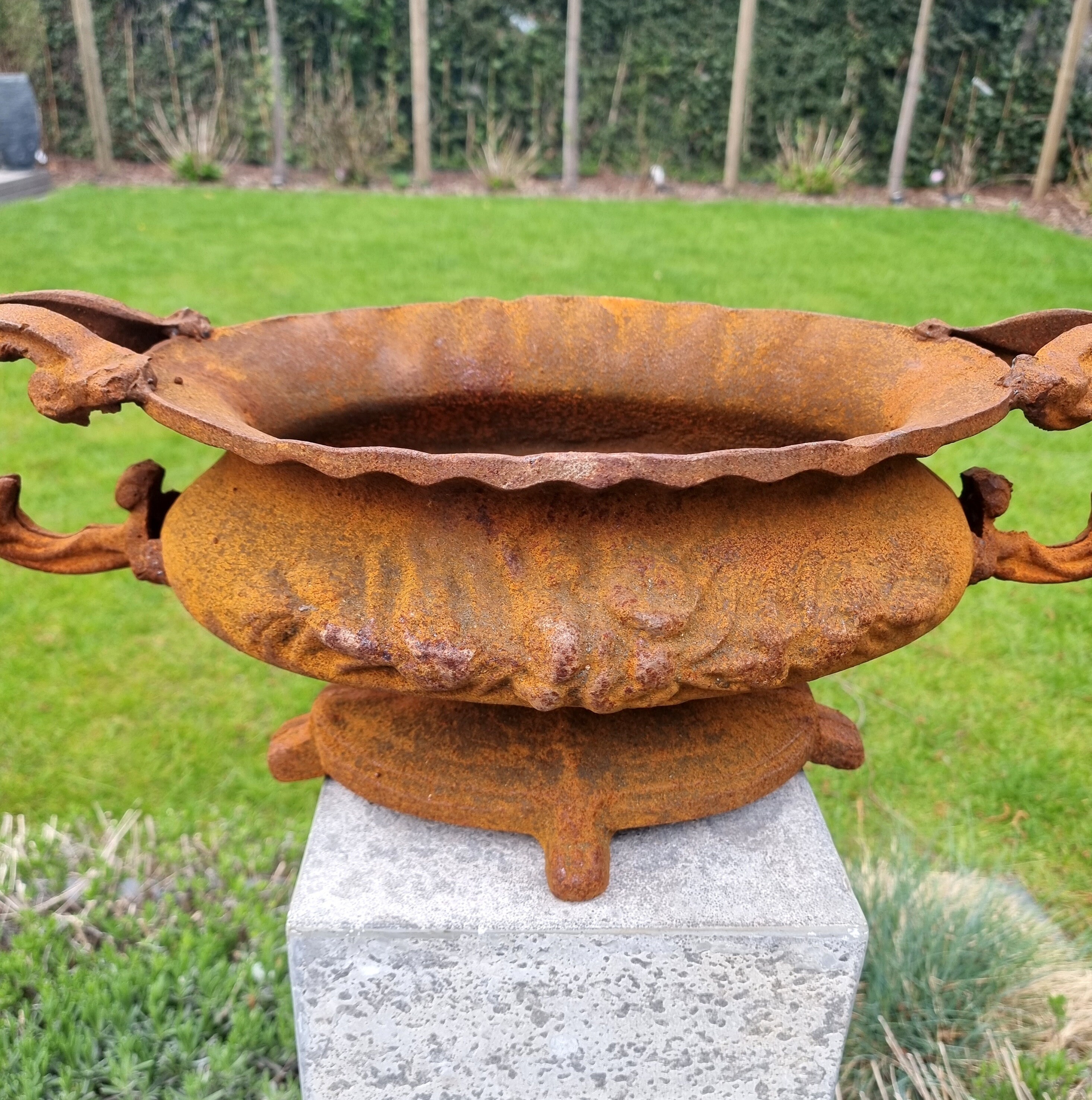 Cast iron flower pot Garden vase cast iron jardinière 24 inches