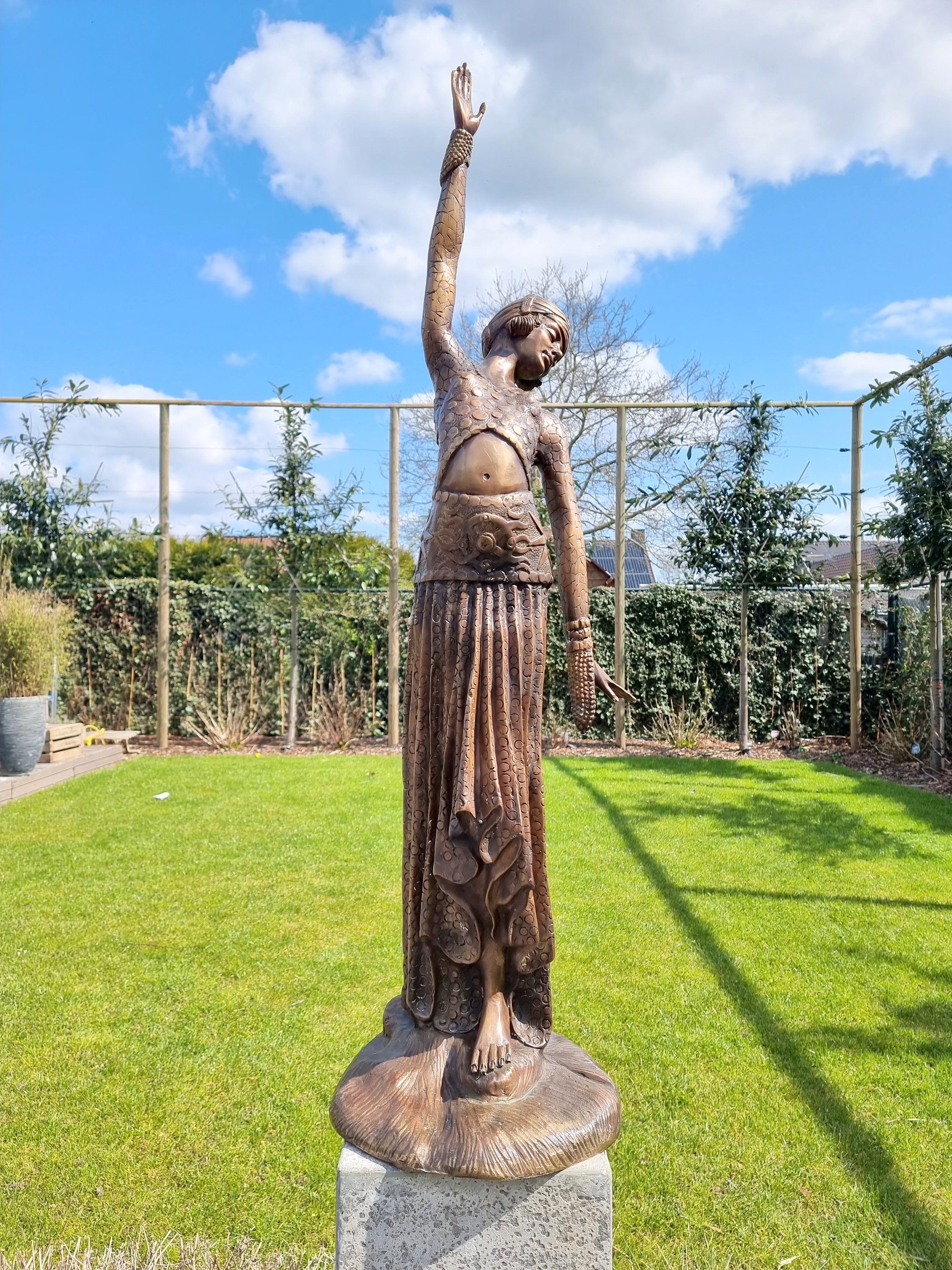 Art deco garden sculpture Bronze statue Excotic dancer