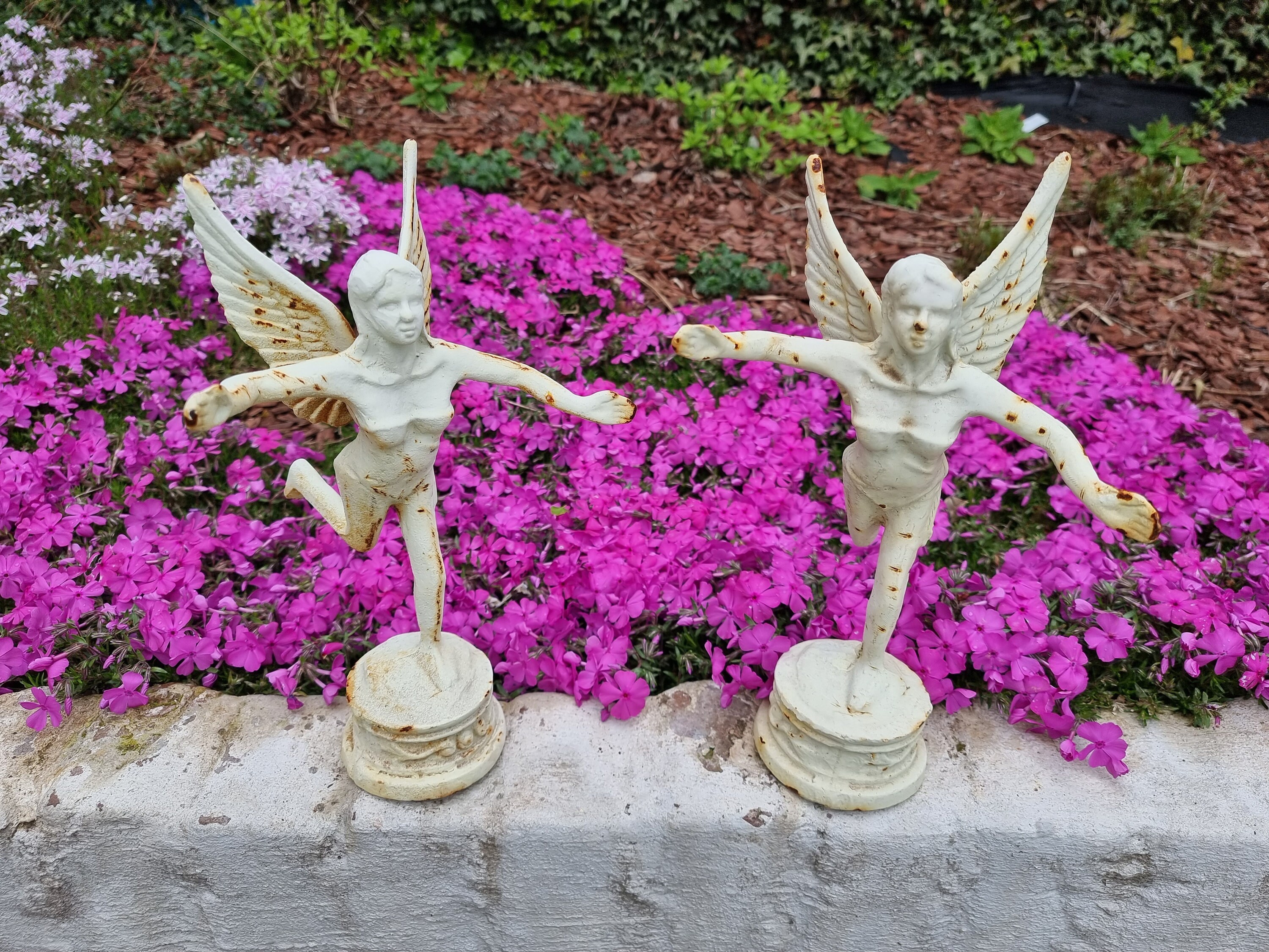 Cast iron garden sculptures Angel ornaments Classic garden ornaments