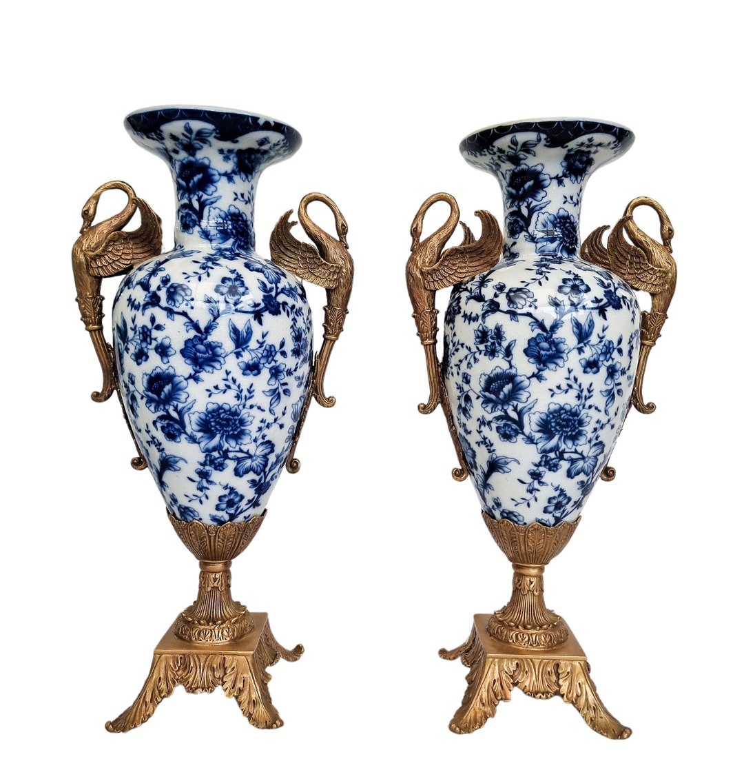 Pair of Porcelain Decorative Vases With Bronze Ornaments Luxury