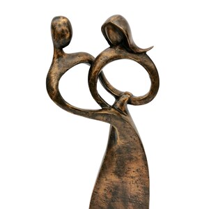 Omhelzend koppel Bronzen sculptuur Cadeau huwelijk, huwelijksverjaardag en verloving afbeelding 7