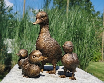 Bronze duck family - Lovely garden decor - Mother duck with ducklings