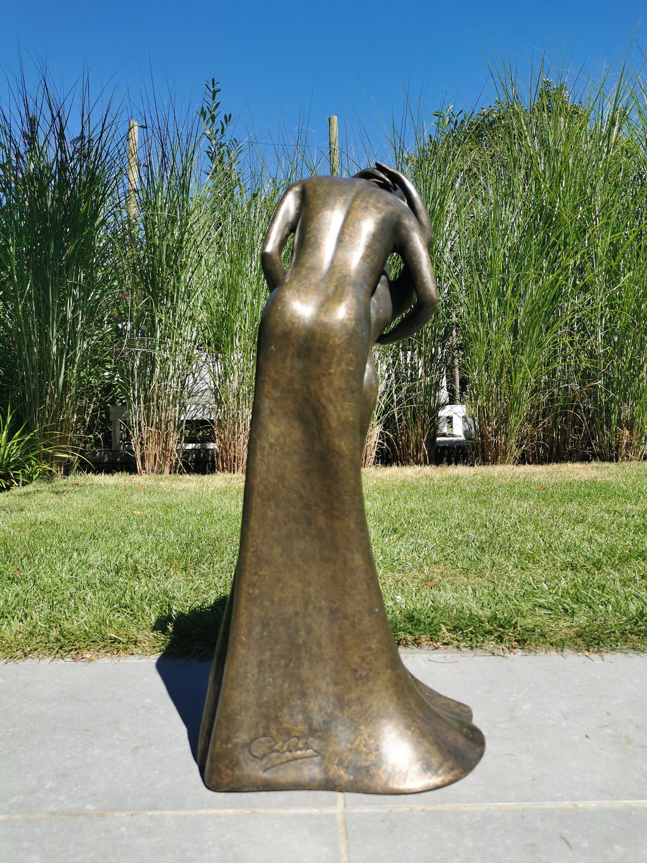 Couple embracing and kissing Bronze sculpture Large romantic sculpture