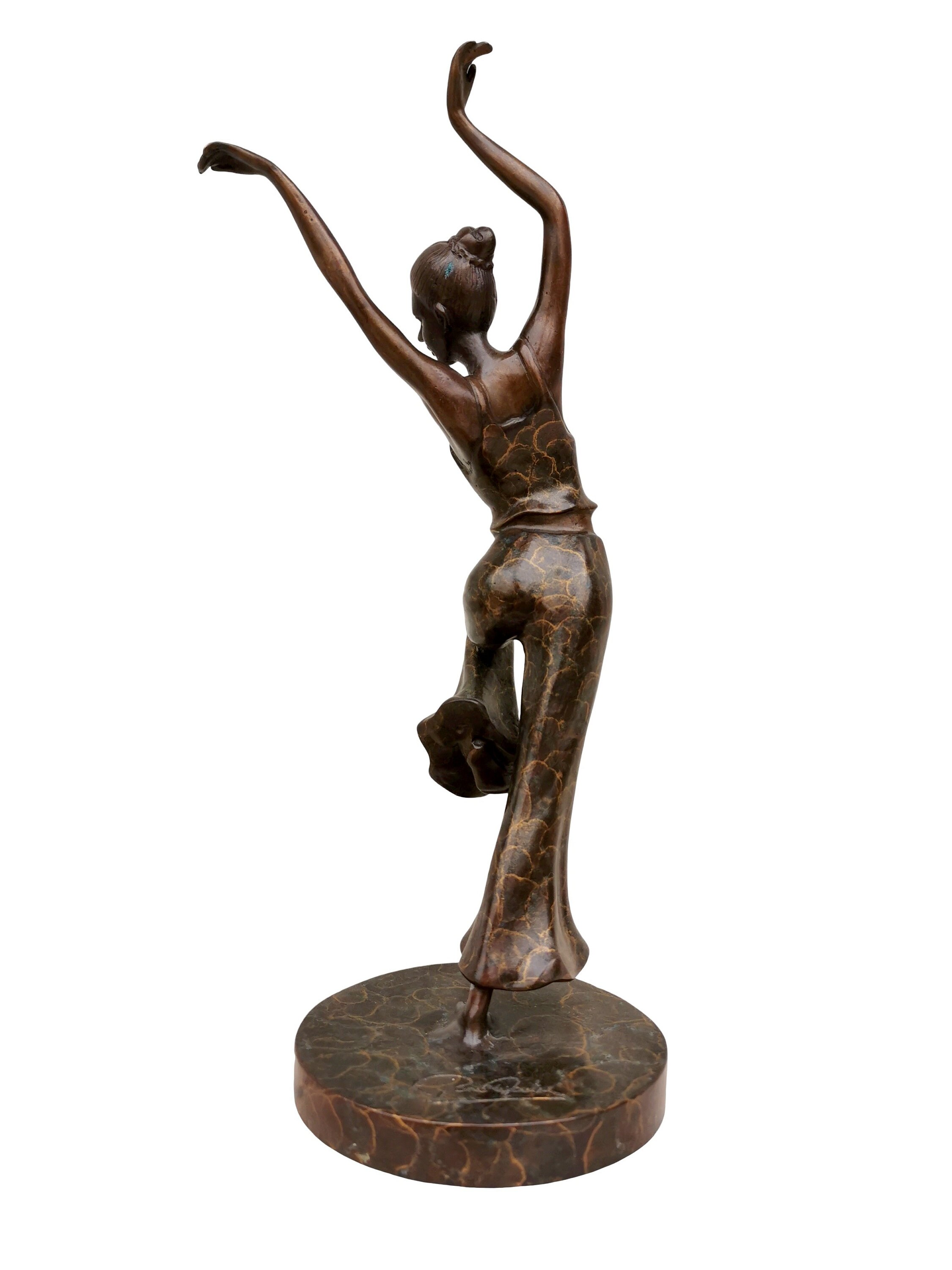 Bronze sculpture of a modern dancer Bronze art