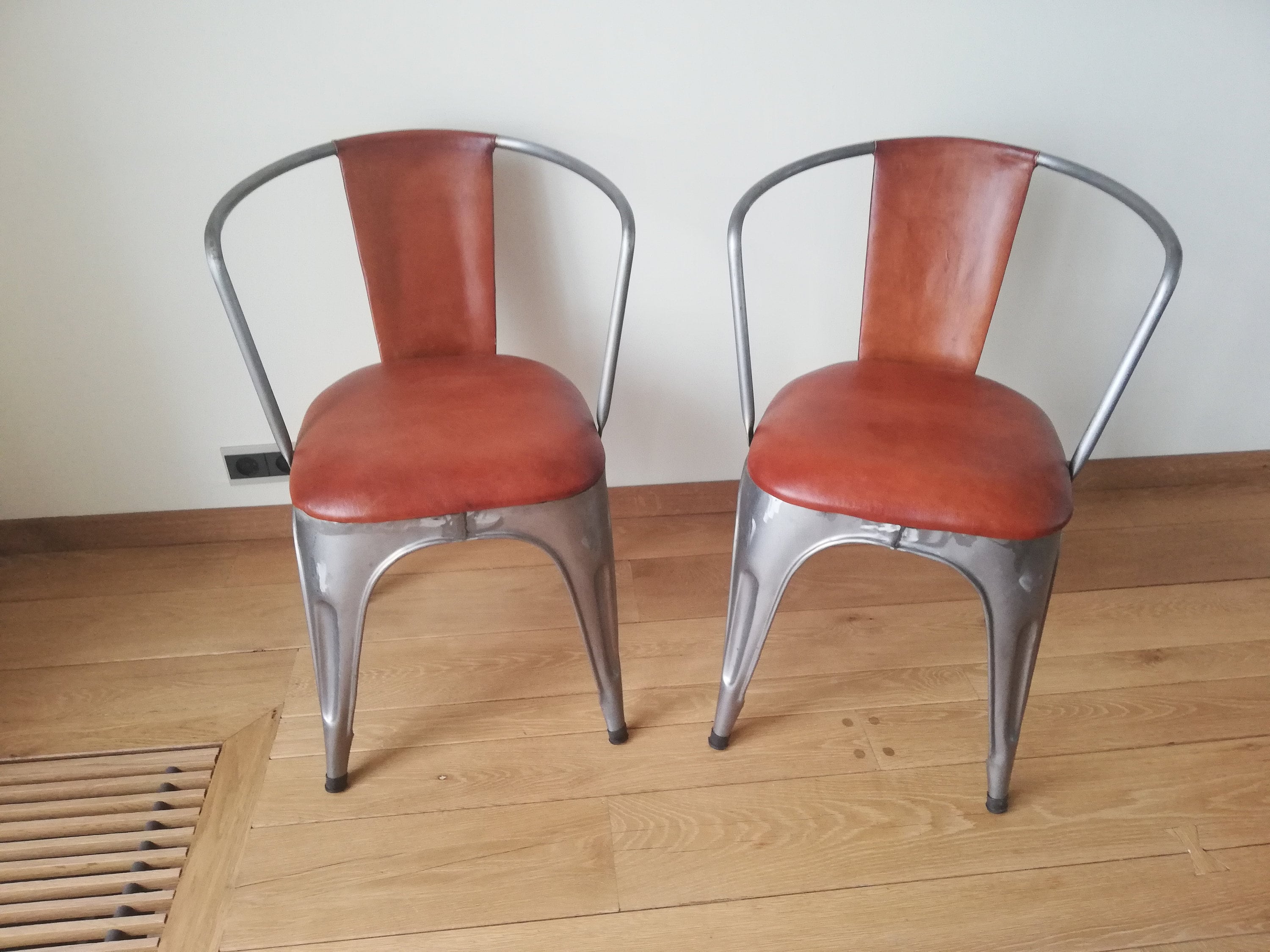 Vintage stool chair