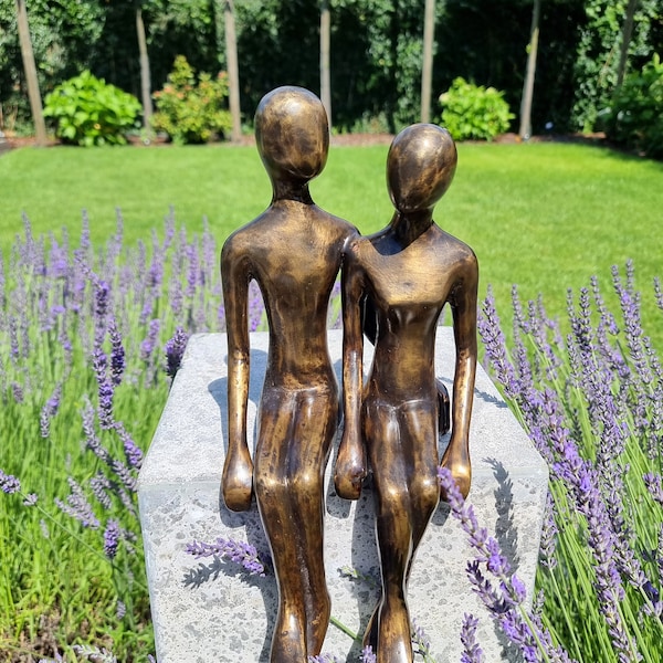 Couples dans l’amour - sculpture assise en bronze - ornements de jardin de bronze