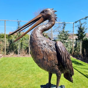 Life-size Pelican Bronze fountain Bronze garden sculptures Lawn art image 5