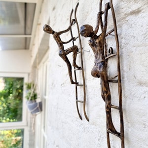 Bronze wall decor - People climbing the ladder - Set of 2 sculptures - Bronze wall ornaments