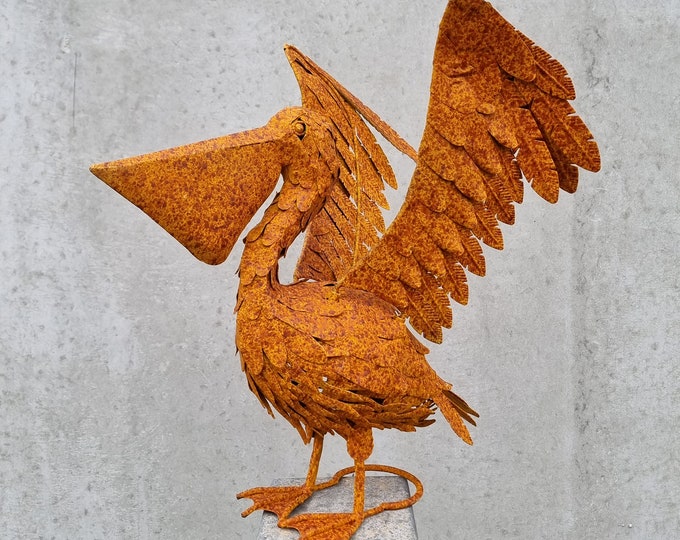 Lovely metal Pelican - Rusty garden decoration - Beautiful iron birds - metal garden decoration - natural garden art