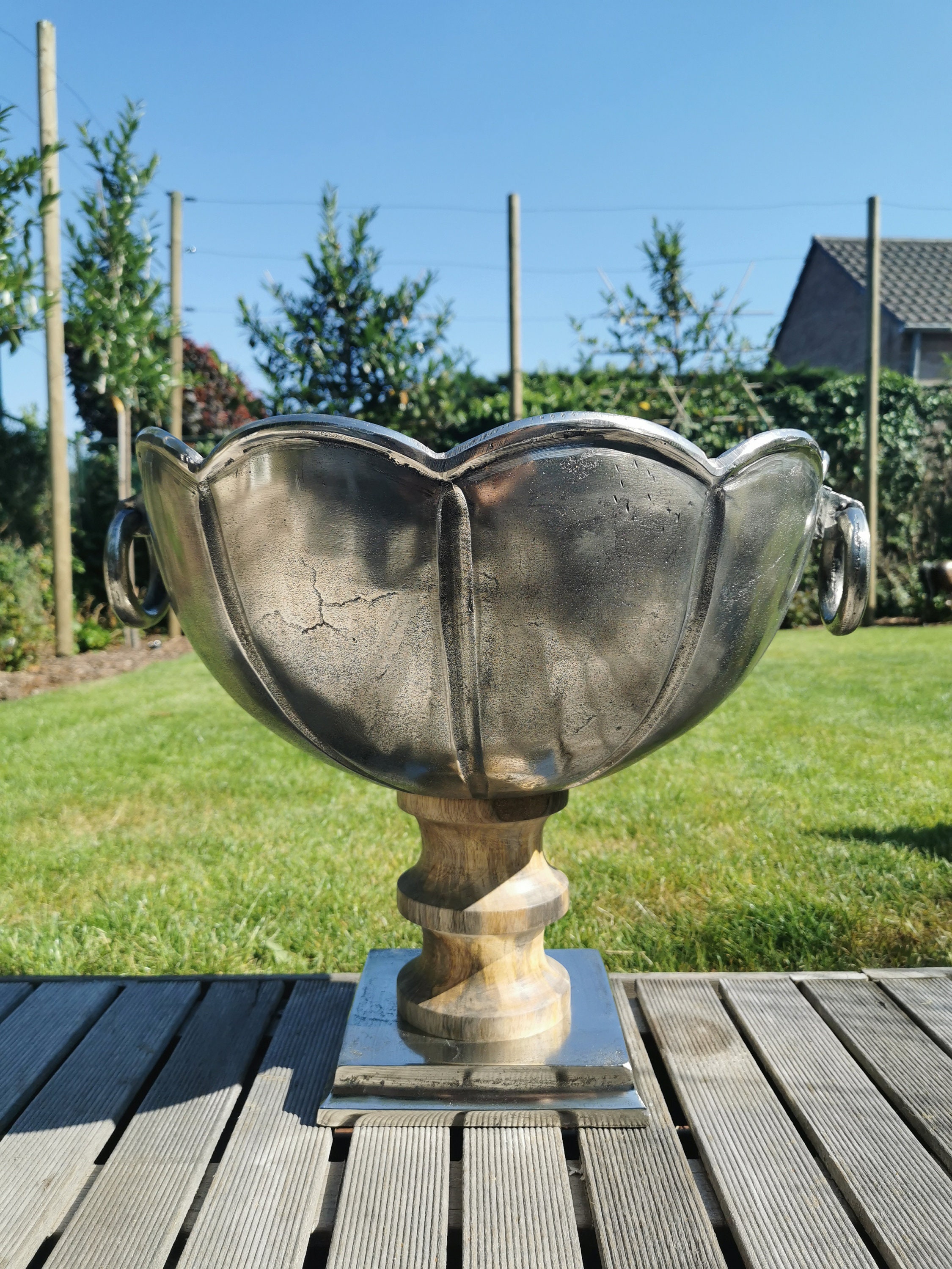 Large Luxurious wine bucket / Ice bucket Aluminum and oak Luxury