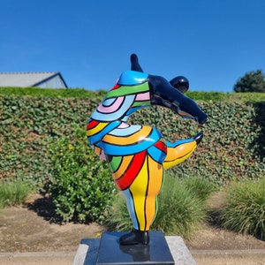 Œuvre d'art contemporaine colorée d'une dame acrobatique danseuse Décoration pop art colorée pour la maison et le jardin Décor moderne image 1