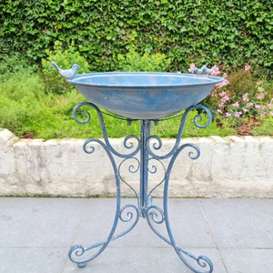 Wrought iron birdbath - Animal feeder - Charming garden