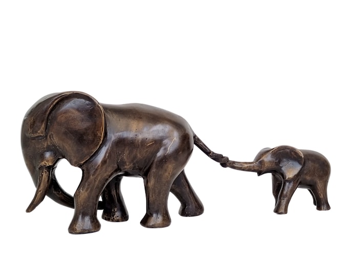 Bronze elephant with child - Baby elephant with mother - bronze elephants - gift for parent - Mother's love - bronze home decoration