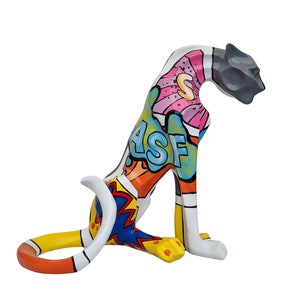 Contemporary Pop art sculpture - Seated Jaguar - Modern colorful eye-catcher - Pop art culture