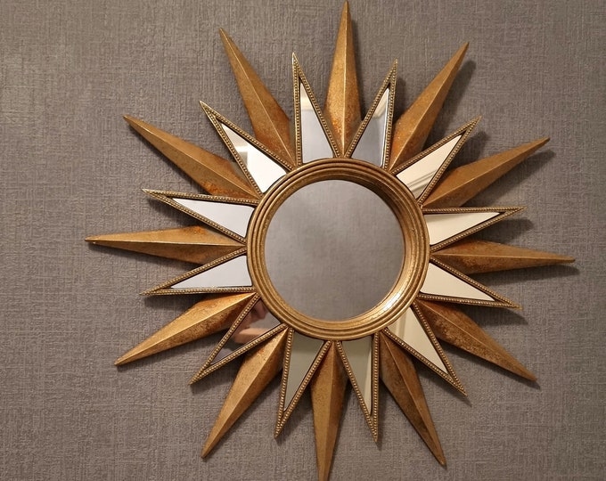 Beautiful Sunburst mirror - regency wall decoration - Gold-colored wall mirror - Gift idea - Romantic home