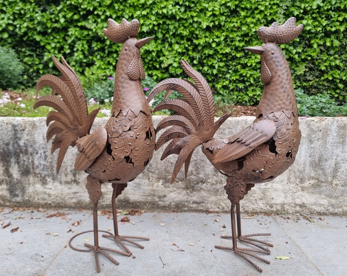 Chicken and rooster - rustic garden decoration - rural garden and patio decor - rural home decor - iron animals - chicken and rooster statue