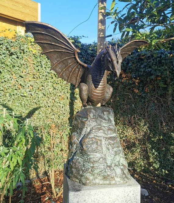 Décoration extérieure bronze Sculpture Grande fontaine d'eau du dragon  chinois Réservoir - Chine Fontaine en bronze et Fontaine d'eau Dragon prix
