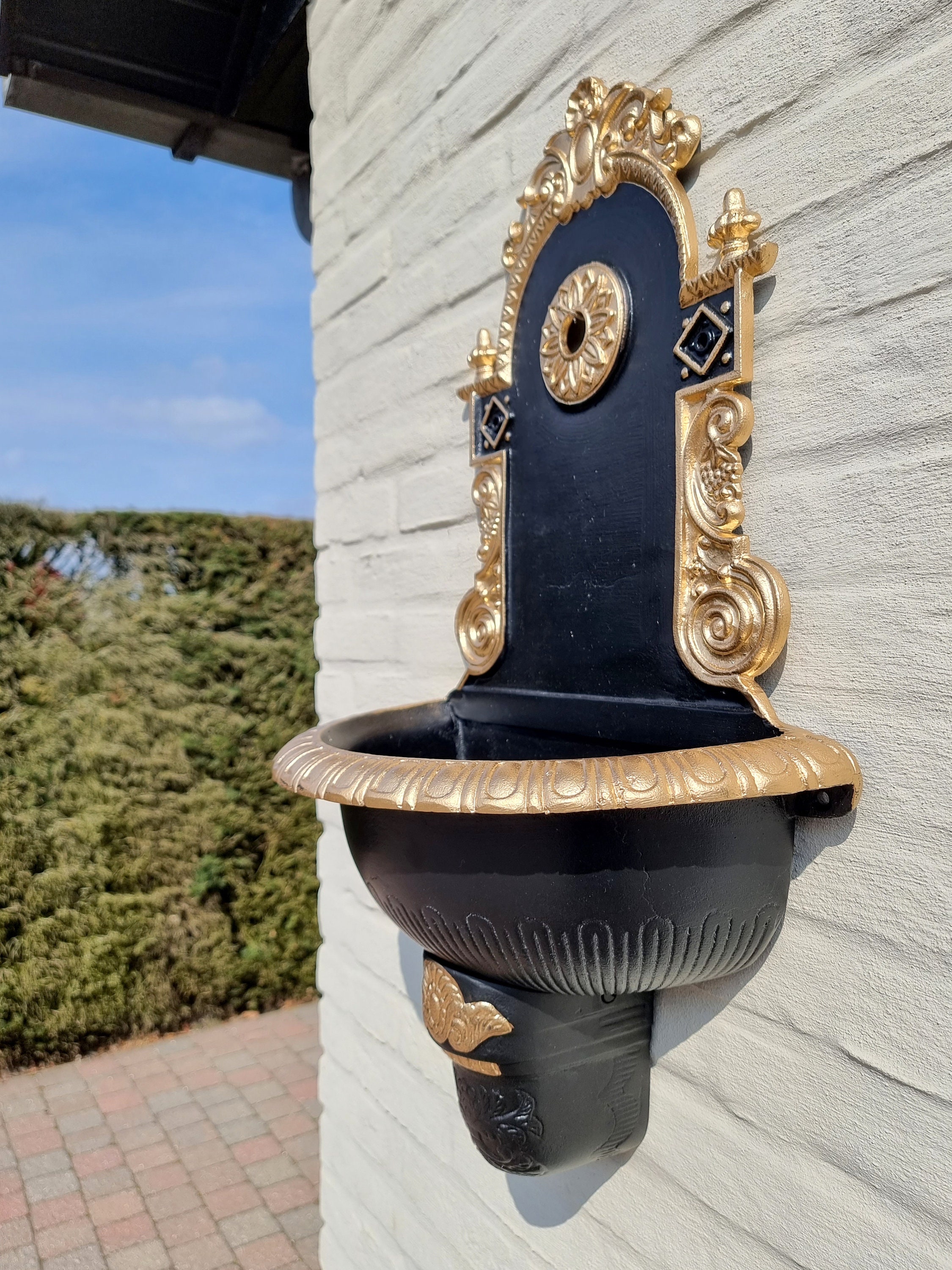 Metal wall sink fountain wall planter