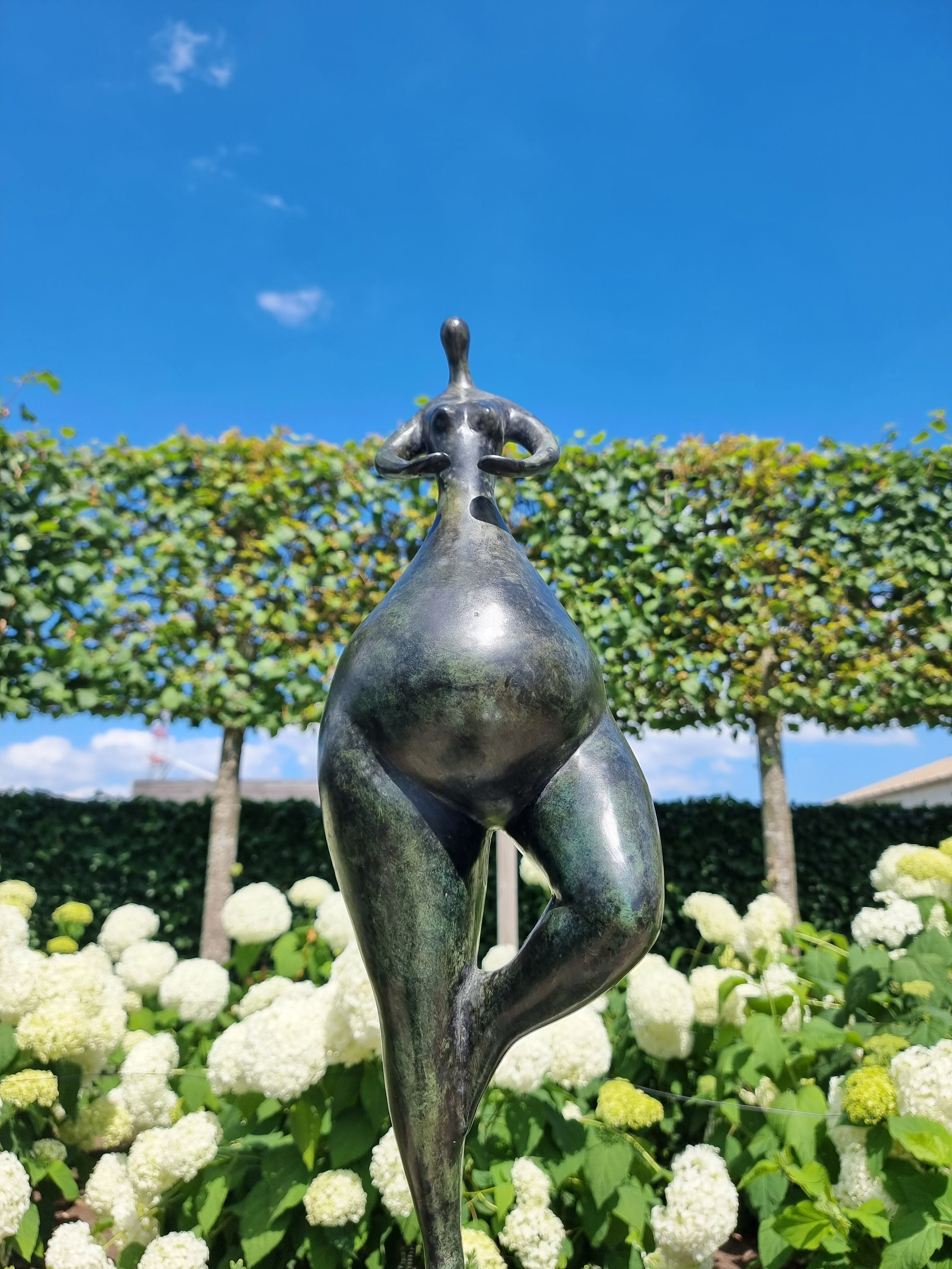 Bronze sculpture of a lady Modern bronze artwork Bronze garden