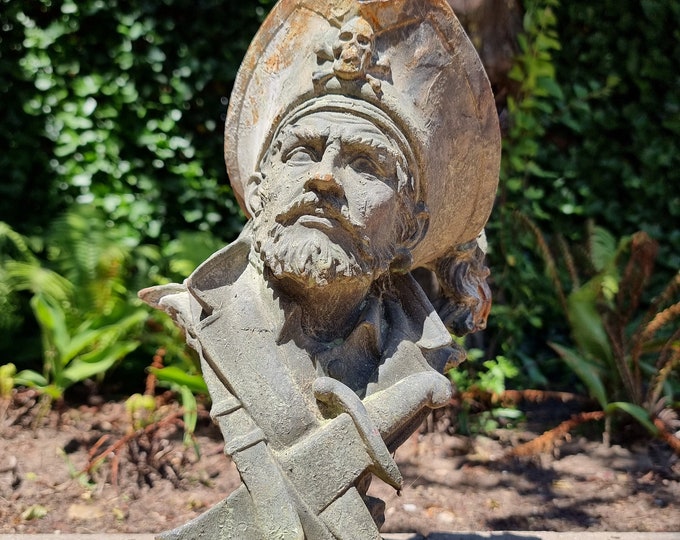 Cast iron Pirate Bust - Rusty garden sculptures - Garden statues