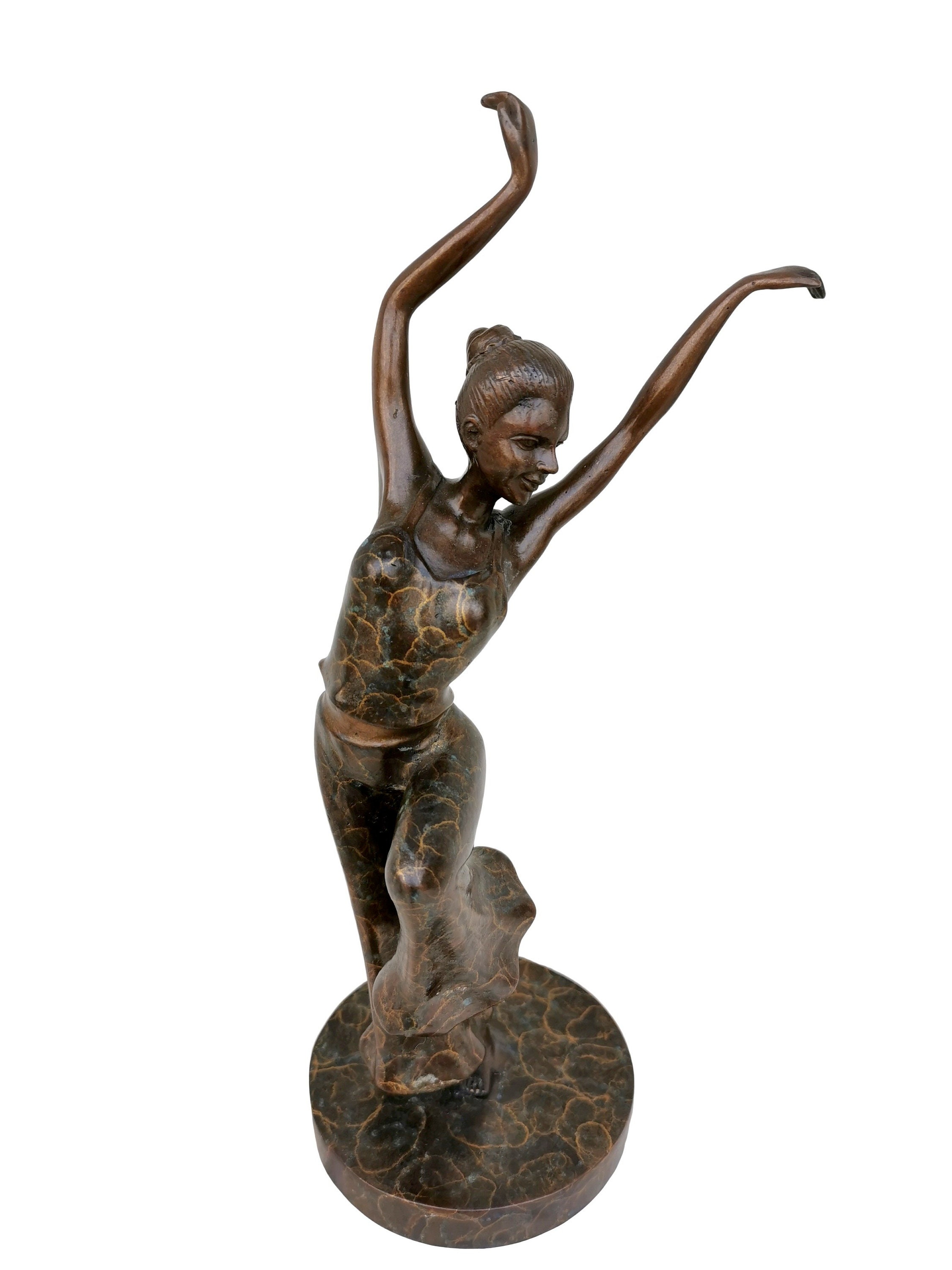 Bronze sculpture of a modern dancer Bronze art