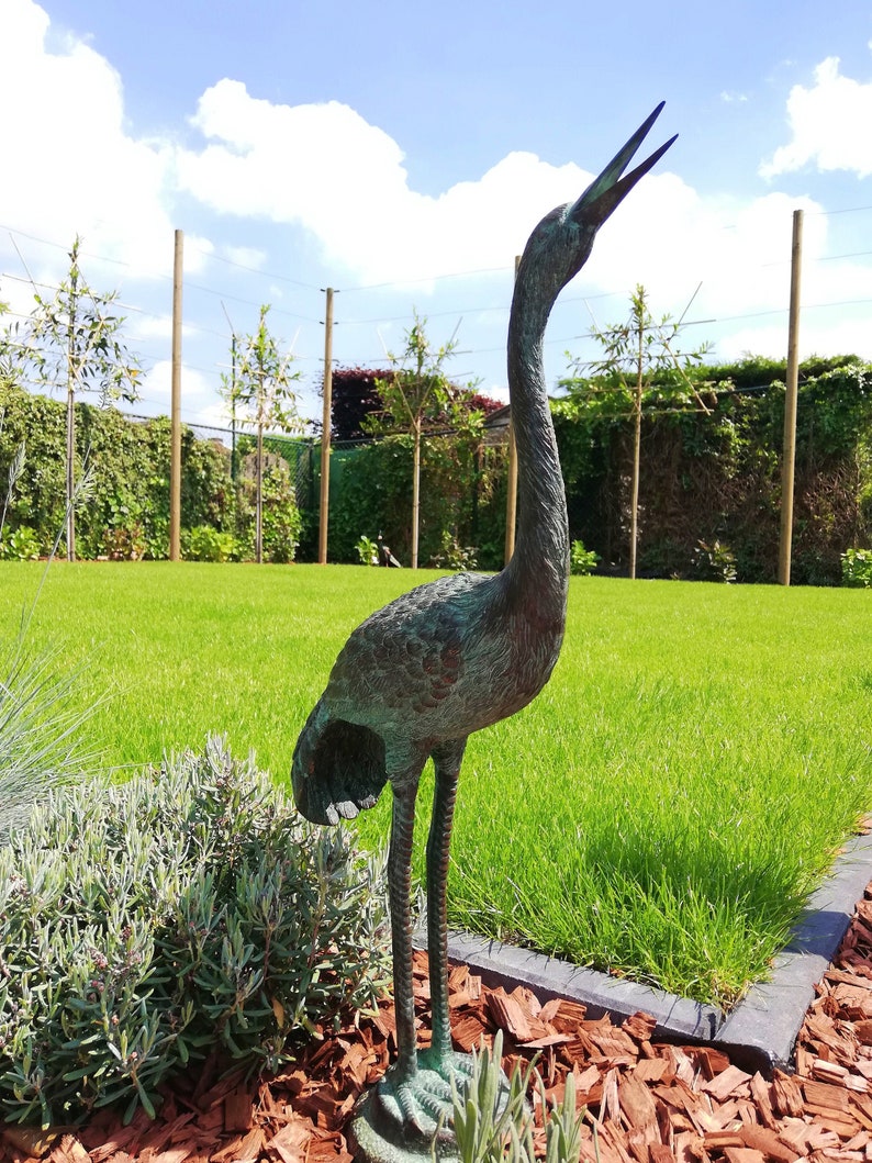 Statue en bronze dun héron/oiseau de grue image 1