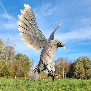 Großer Eisenadler - Fliegende Adlergartenskulptur - Seeadler - Falknergeschenk - Gartendekoration