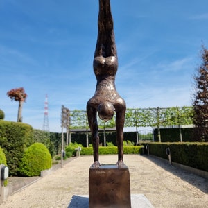 Beautiful bronze acrobat Bronze athlete gymnast Modern bronze works of art image 2